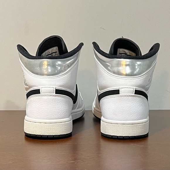 Jordan 1 Mid Alternate Think 16 554724-121 - men’s 12 - Picture 8 of 12